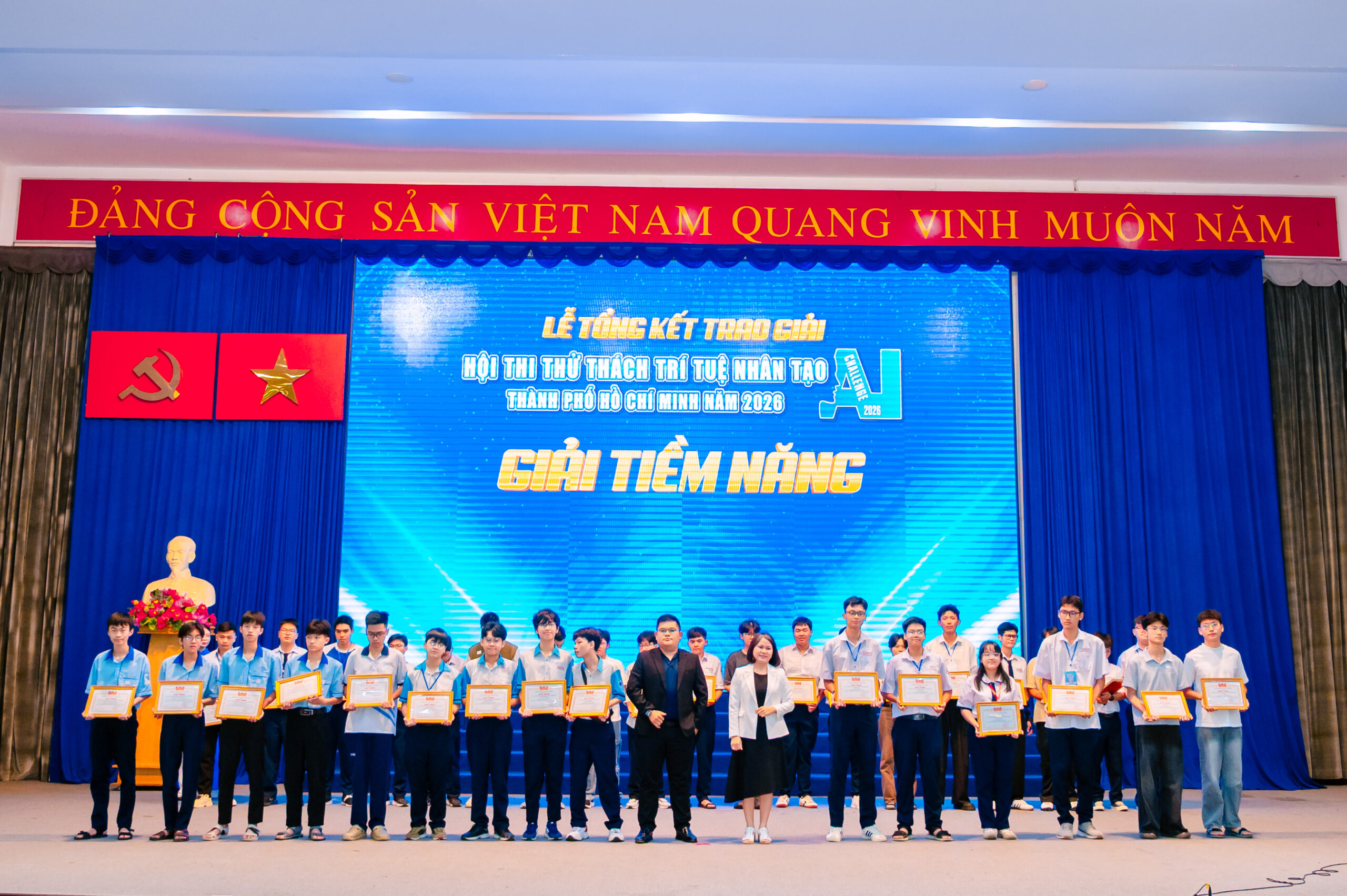Đội Gaussian nhận Giải Tiềm năng AI Challenge TP.HCM năm 2026
